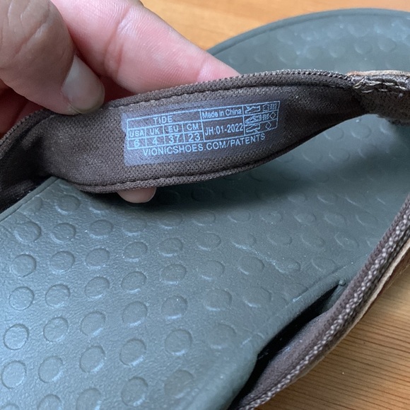 Vionic Sandals - Picture 4 of 5